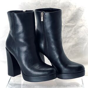 Jessica Simpson Elegant Black Leather Ankle Boots Block Heel and Side Zipper